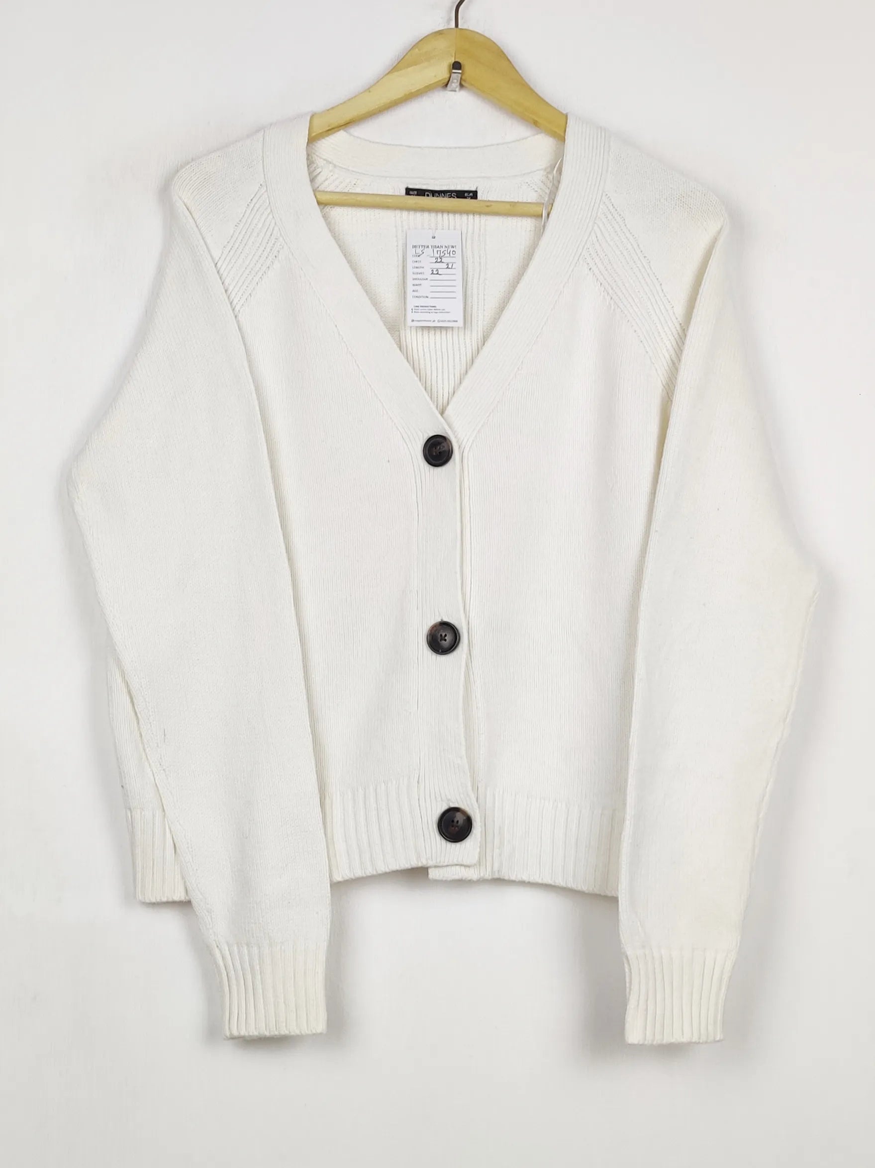 Buy online pre-used pre-loved 100% authentic & Original branded Dunnes Stores (LS-17540) available in Pakistan. Top international brands avilable.