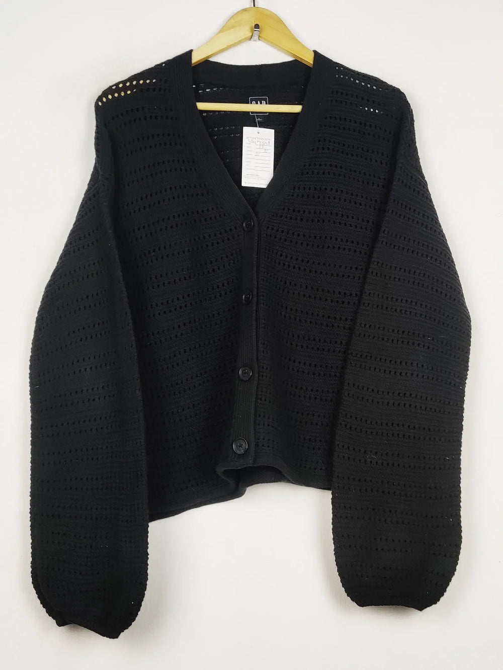 Buy online pre-used pre-loved 100% authentic & Original branded Gap (LS-17549) available in Pakistan. Top international brands avilable.