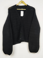 Buy online pre-used pre-loved 100% authentic & Original branded Gap (LS-17549) available in Pakistan. Top international brands avilable.
