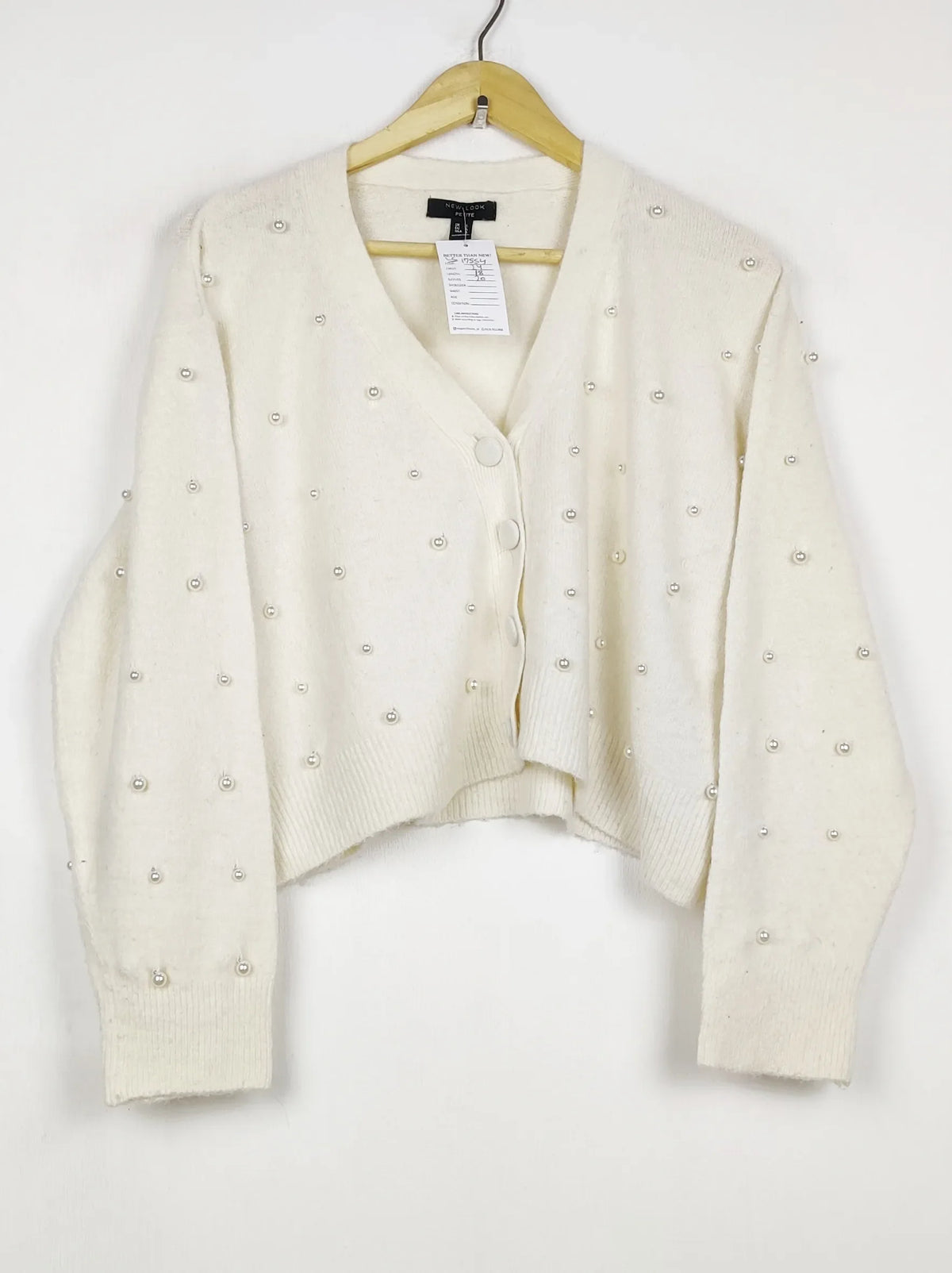 Buy online pre-used pre-loved 100% authentic & Original branded New Look (LS-17554) available in Pakistan. Top international brands avilable.