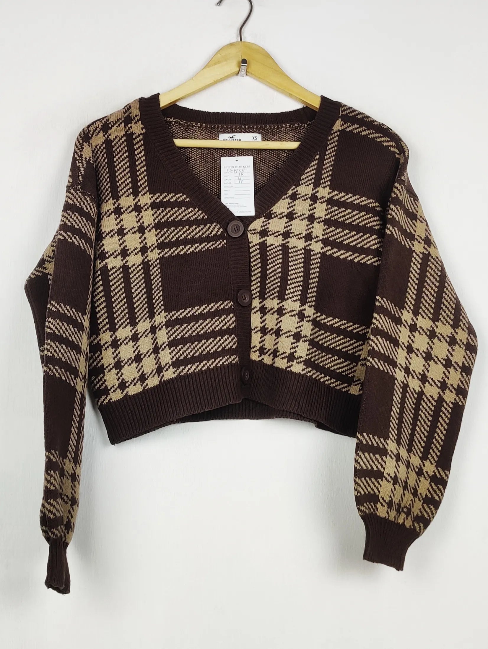 Buy online pre-used pre-loved 100% authentic & Original branded Hollister (LS-17557) available in Pakistan. Top international brands avilable.