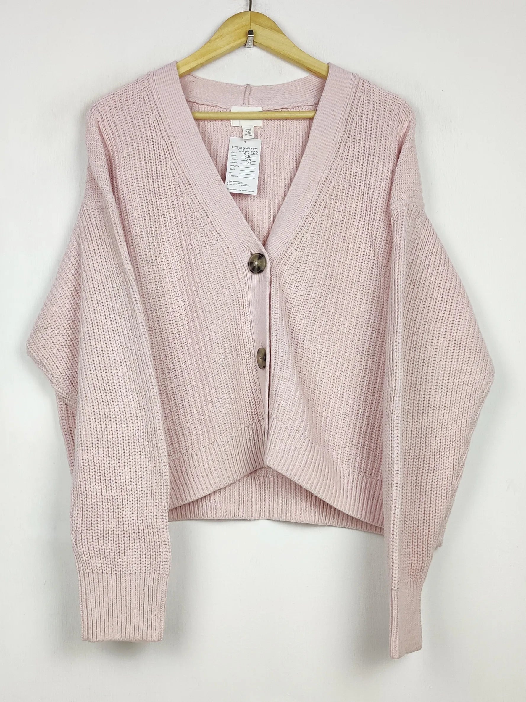 Buy online pre-used pre-loved 100% authentic & Original branded H&M (LS-17562) available in Pakistan. Top international brands avilable.