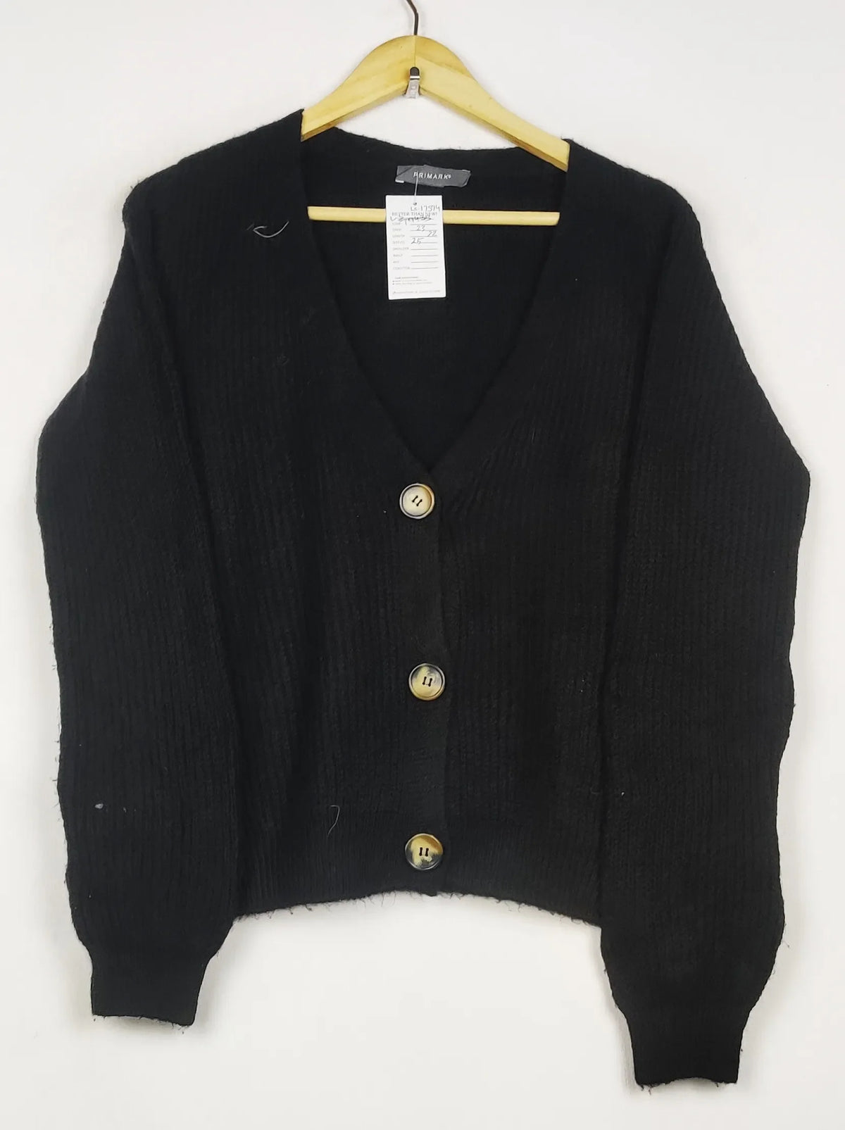 Buy online pre-used pre-loved 100% authentic & Original branded Primark (LS-17574) available in Pakistan. Top international brands avilable.