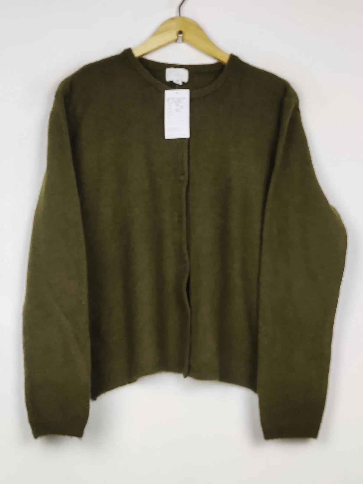 Buy online pre-used pre-loved 100% authentic & Original branded H&M (LS-17587) available in Pakistan. Top international brands avilable.