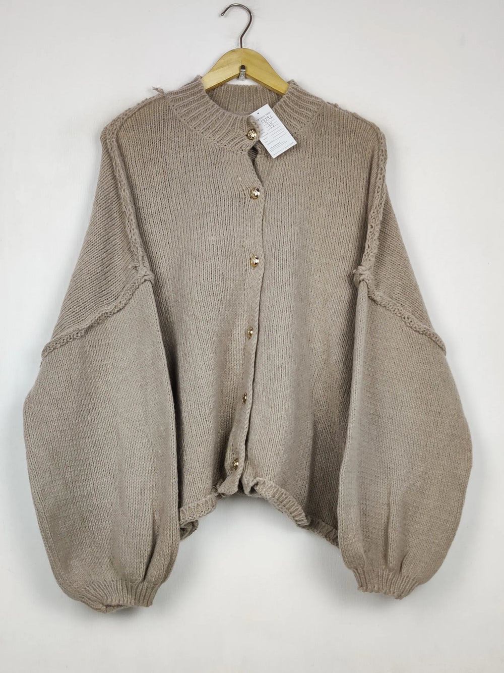 Buy online pre-used pre-loved 100% authentic & Original branded Unknown Brand (LS-17591) available in Pakistan. Top international brands avilable.