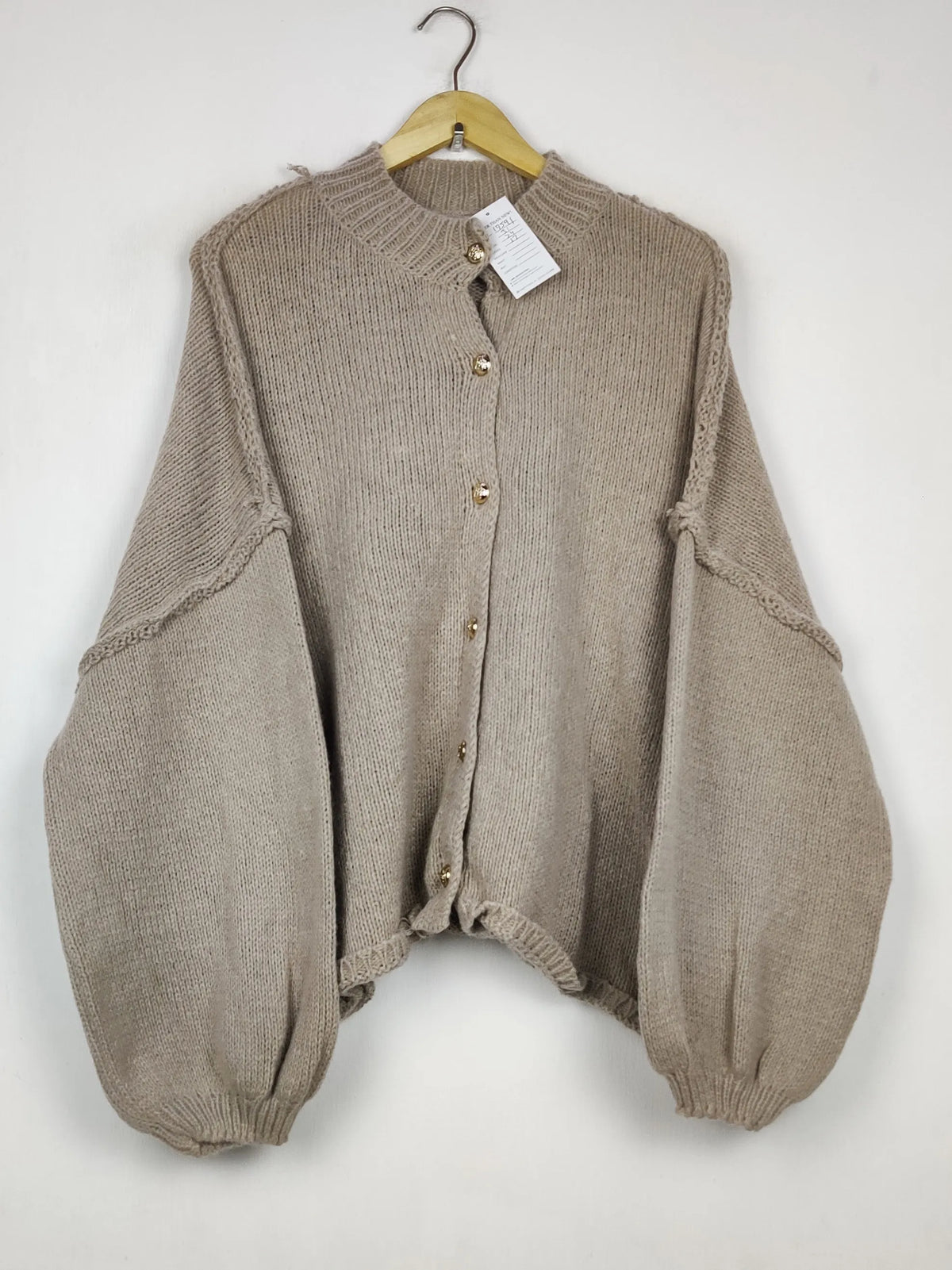 Buy online pre-used pre-loved 100% authentic & Original branded Unknown Brand (LS-17591) available in Pakistan. Top international brands avilable.
