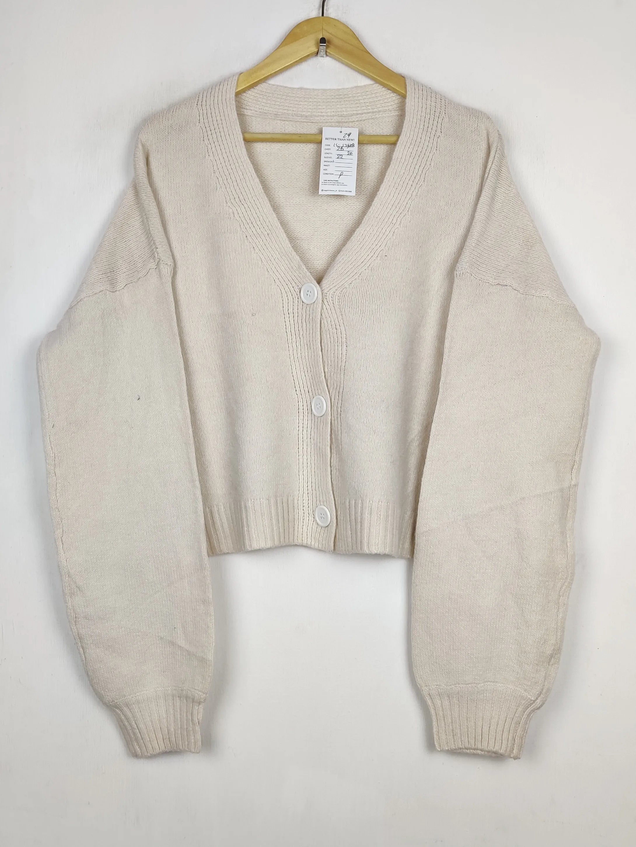 Buy online pre-used pre-loved 100% authentic & Original branded Unknown Brand (LS-17629) available in Pakistan. Top international brands avilable.