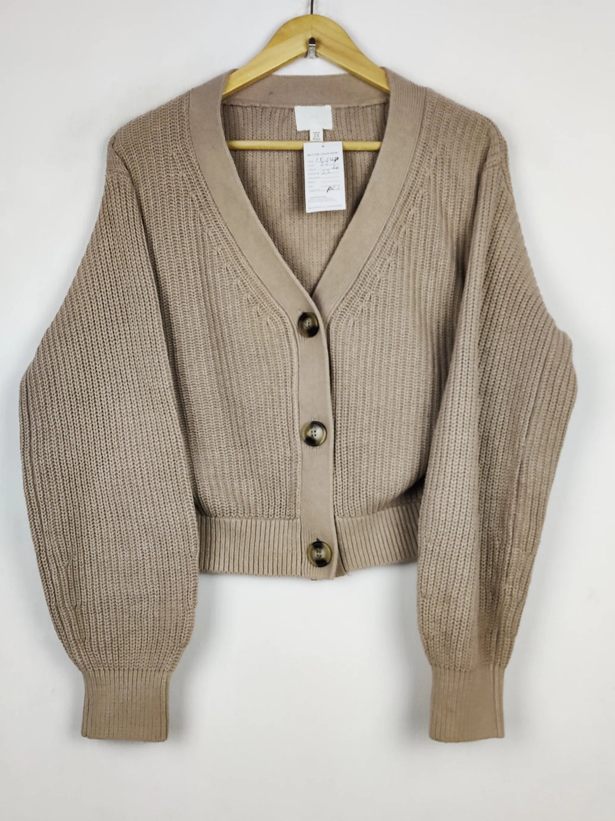 Buy online pre-used pre-loved 100% authentic & Original branded H&M (LS-17630) available in Pakistan. Top international brands avilable.