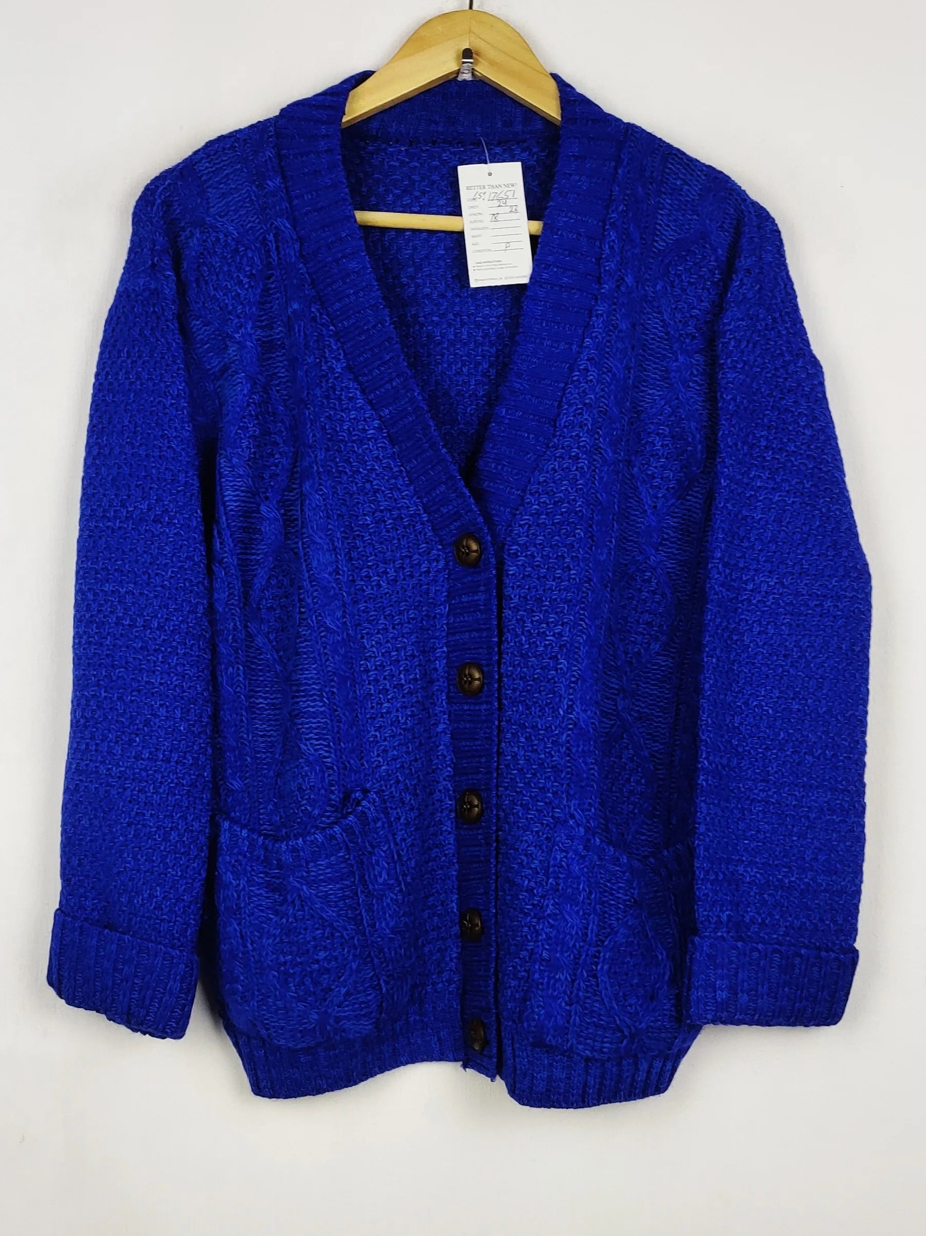 Buy online pre-used pre-loved 100% authentic & Original branded Unknown Brand (LS-17651) available in Pakistan. Top international brands avilable.
