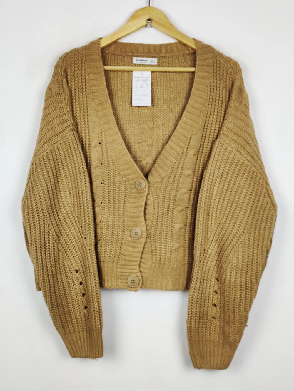 Buy online pre-used pre-loved 100% authentic & Original branded Stradivarius (LS-17658) available in Pakistan. Top international brands avilable.