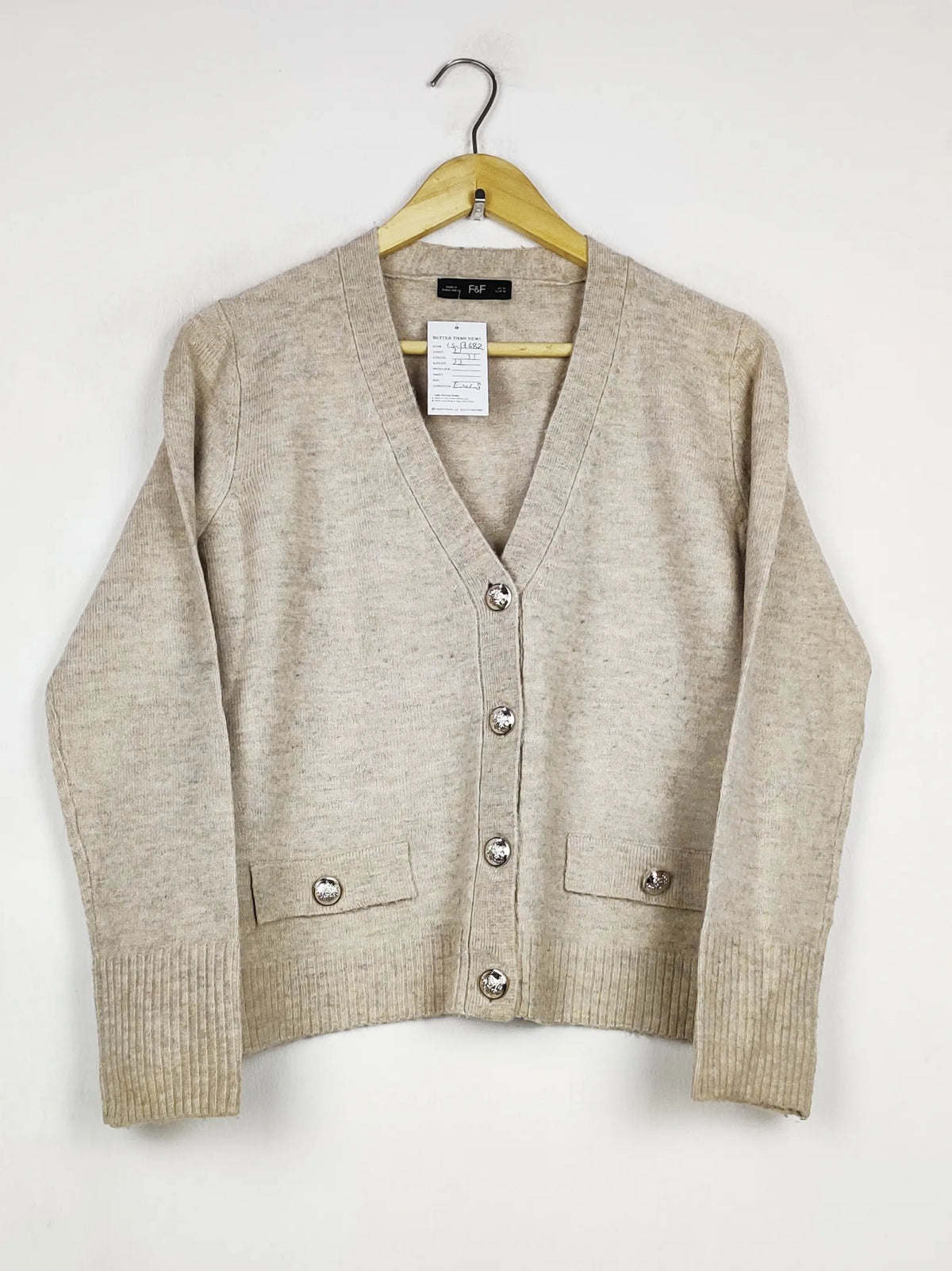 Buy online pre-used pre-loved 100% authentic & Original branded F&F (LS-17682) available in Pakistan. Top international brands avilable.