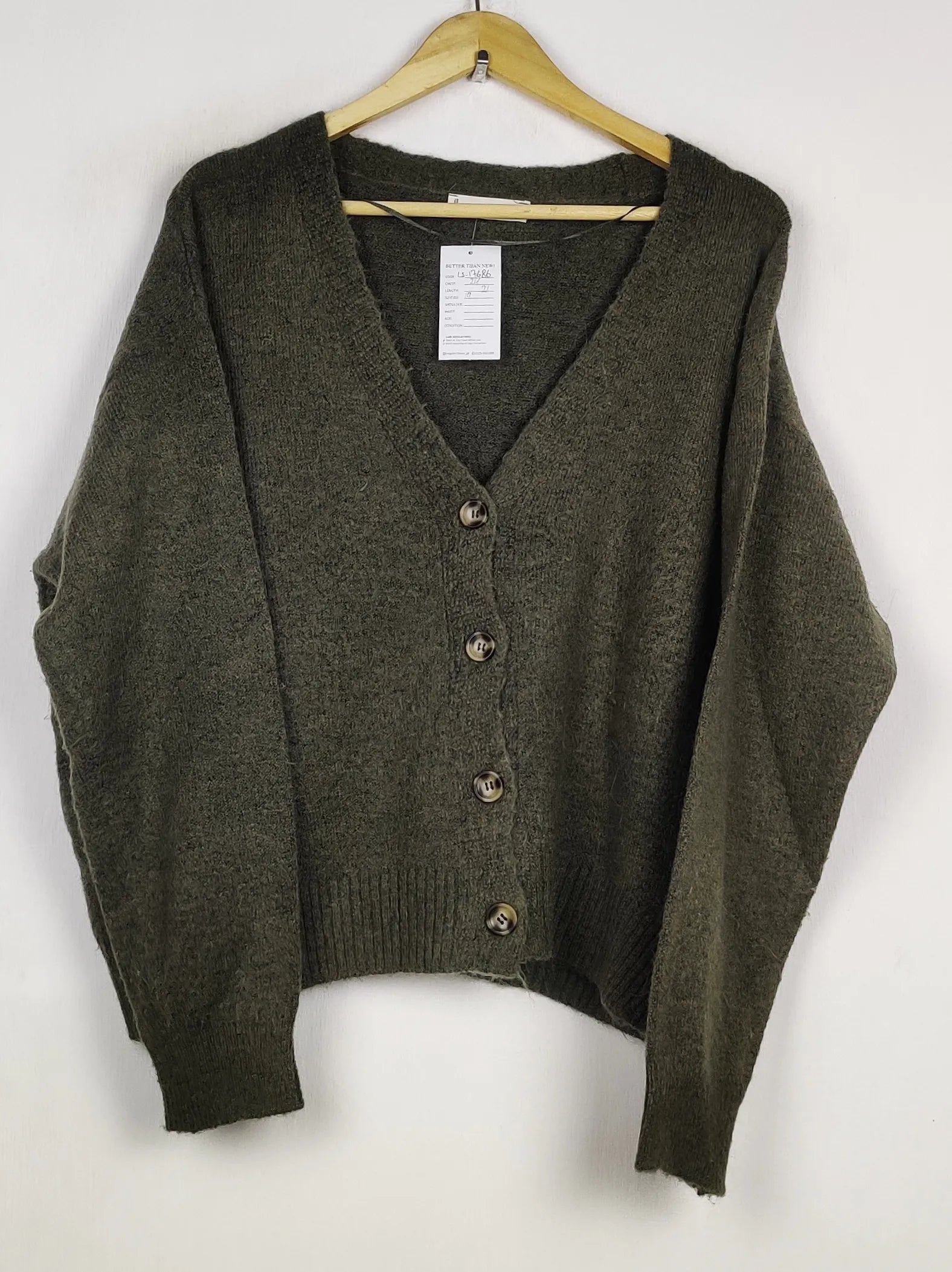 Buy online pre-used pre-loved 100% authentic & Original branded Mango (LS-17686) available in Pakistan. Top international brands avilable.