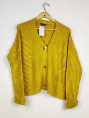 Buy online pre-used pre-loved 100% authentic & Original branded Primark (LS-17687) available in Pakistan. Top international brands avilable.