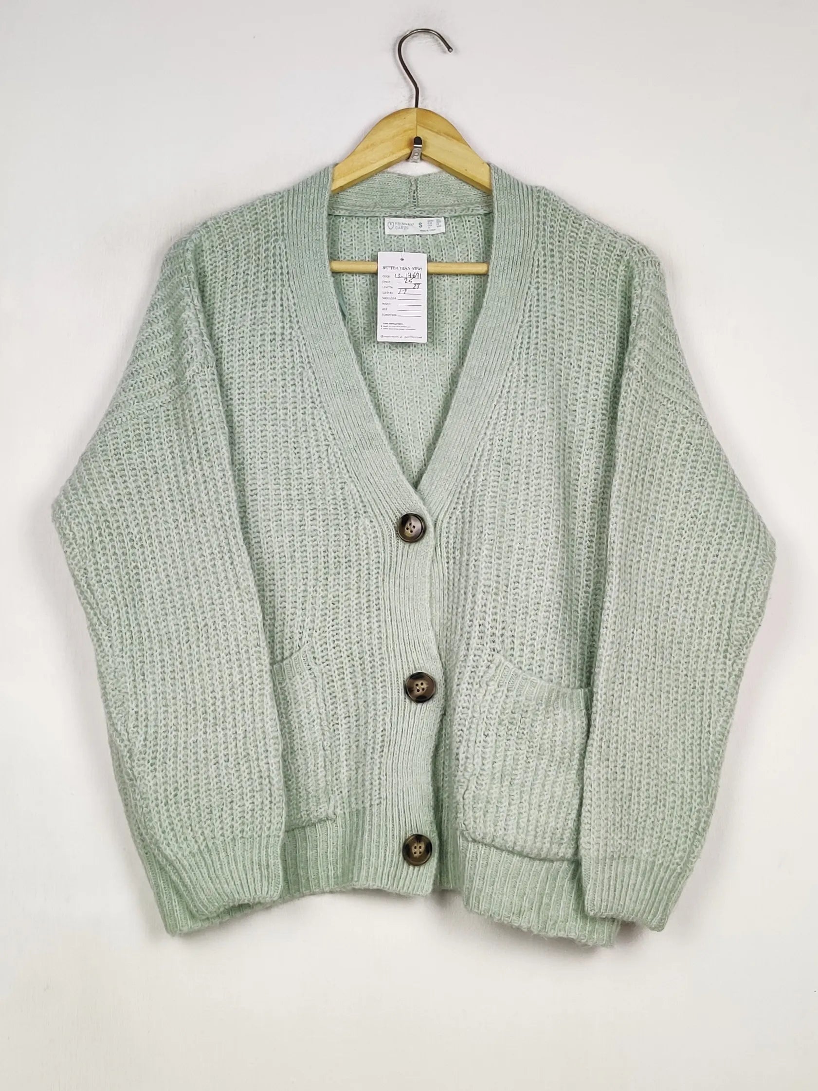 Buy online pre-used pre-loved 100% authentic & Original branded Primark (LS-17691) available in Pakistan. Top international brands avilable.