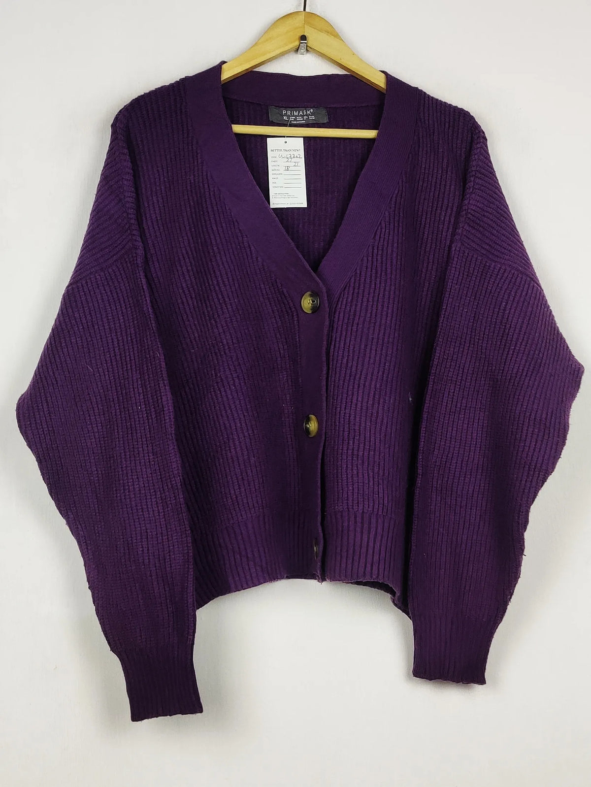 Buy online pre-used pre-loved 100% authentic & Original branded Primark (LS-17702) available in Pakistan. Top international brands avilable.