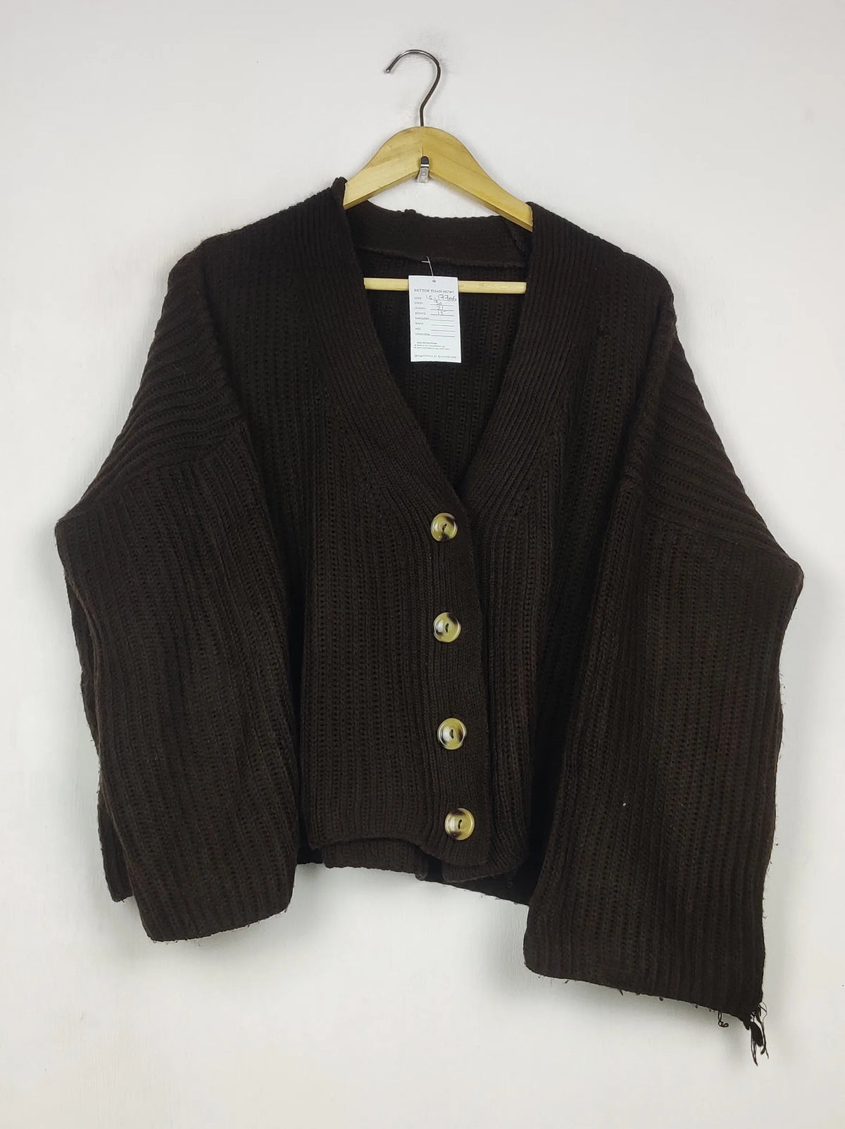 Buy online pre-used pre-loved 100% authentic & Original branded Unknown Brand (LS-17706) available in Pakistan. Top international brands avilable.