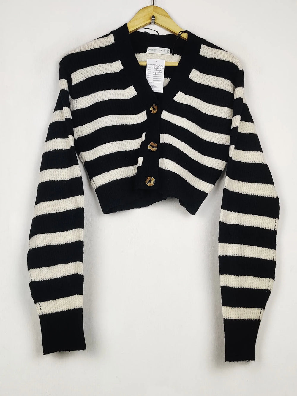 Buy online pre-used pre-loved 100% authentic & Original branded Primark (LS-17712) available in Pakistan. Top international brands avilable.