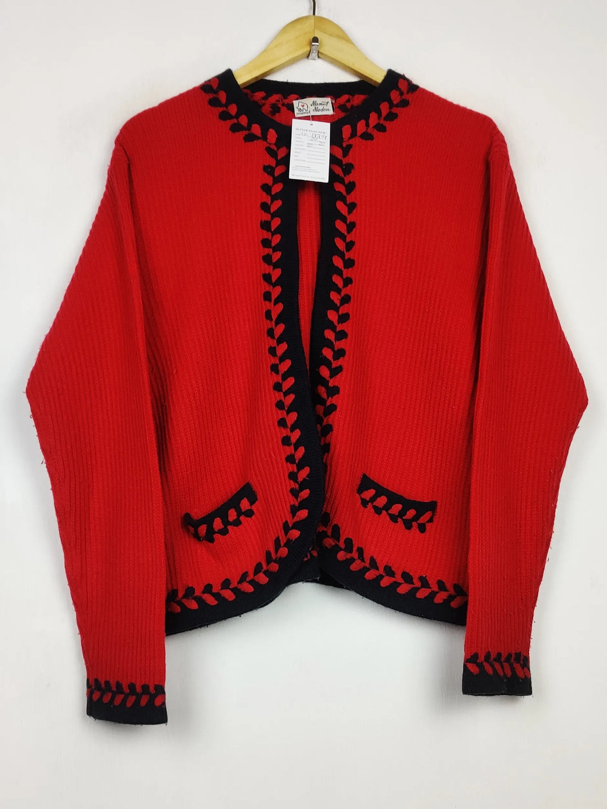 Buy online pre-used pre-loved 100% authentic & Original branded Momut Moden (LS-17714) available in Pakistan. Top international brands avilable.