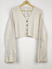 Buy online pre-used pre-loved 100% authentic & Original branded H&M (LS-17726) available in Pakistan. Top international brands avilable.