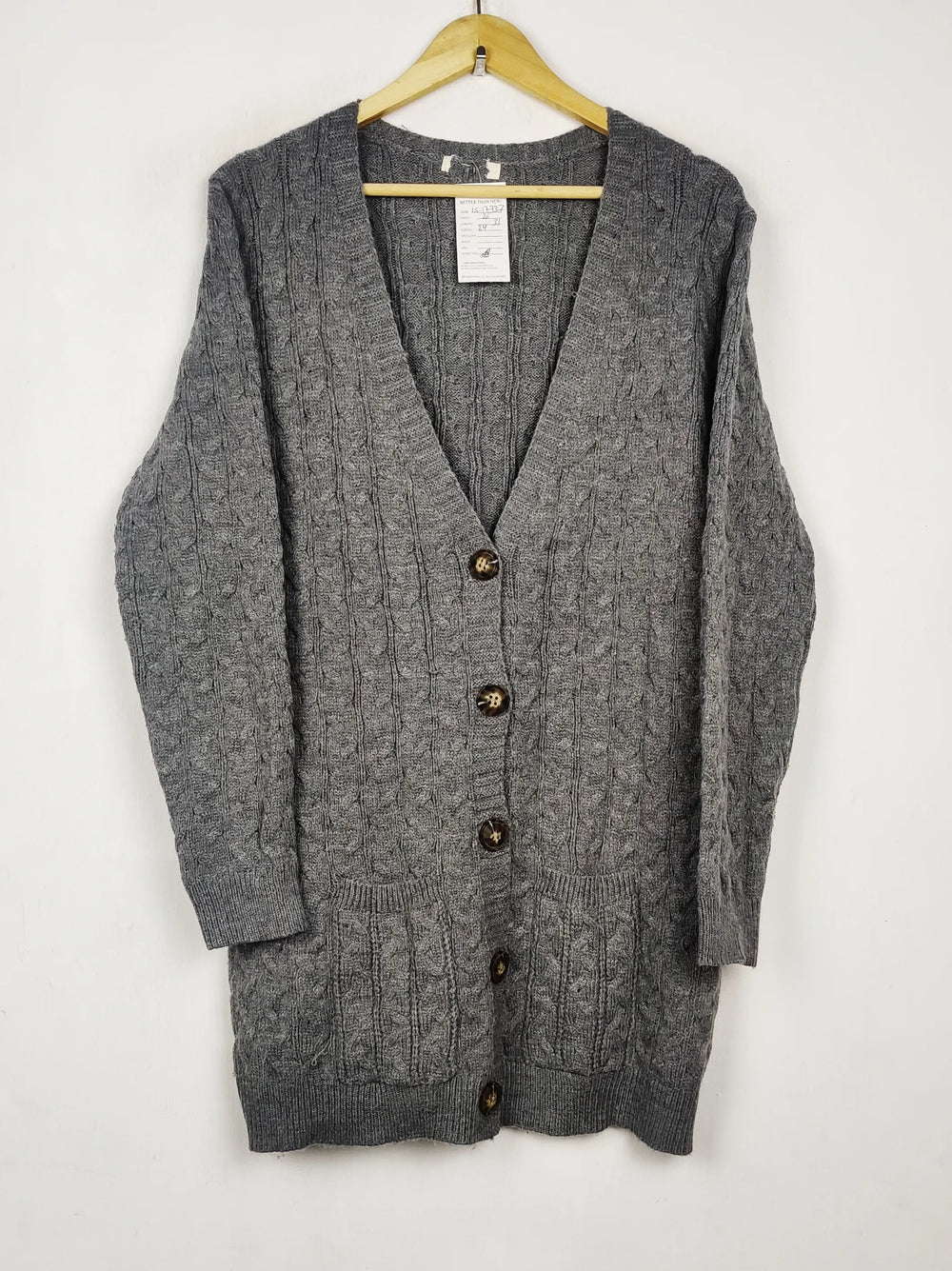 Buy online pre-used pre-loved 100% authentic & Original branded Unknown Brand (LS-17737) available in Pakistan. Top international brands avilable.