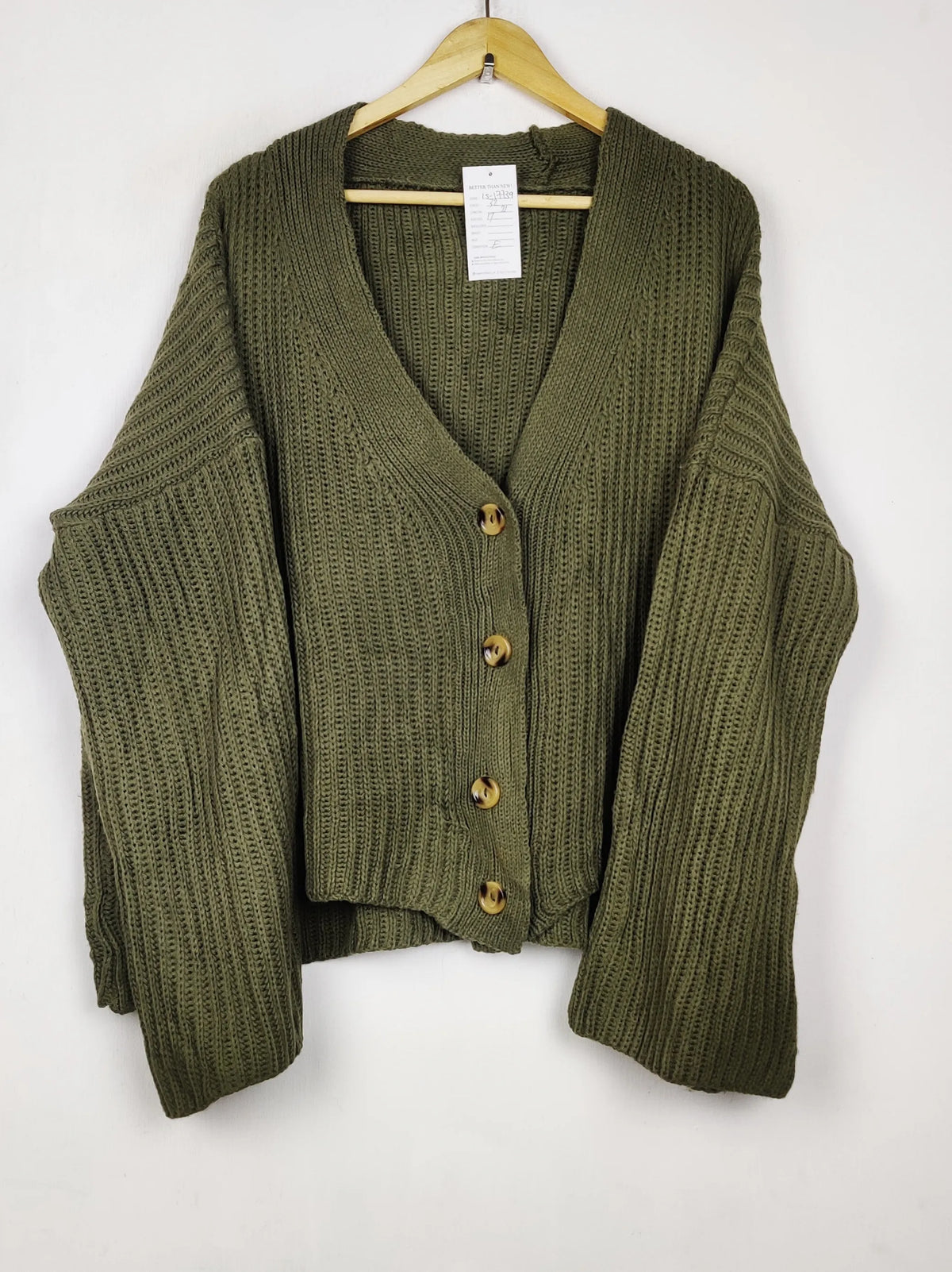 Buy online pre-used pre-loved 100% authentic & Original branded Unknown Brand (LS-17739) available in Pakistan. Top international brands avilable.