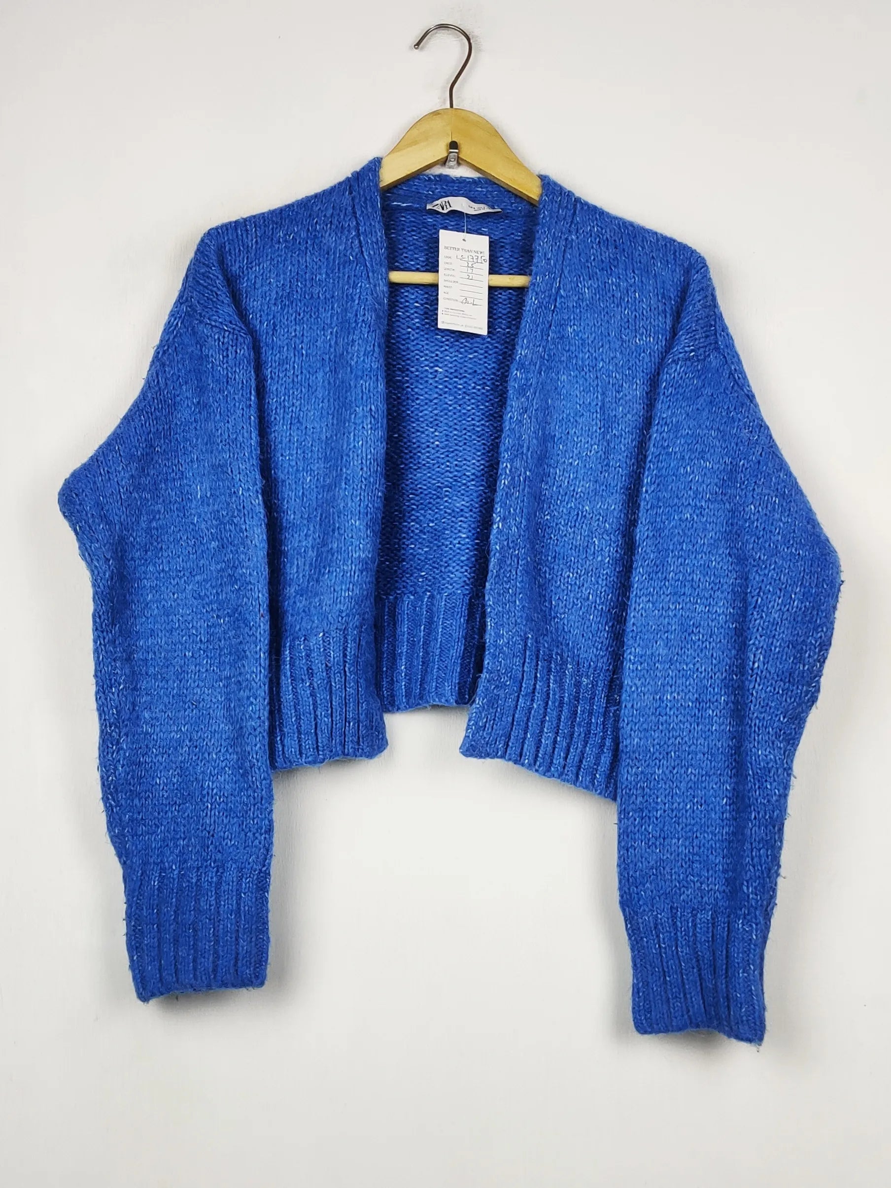 Buy online pre-used pre-loved 100% authentic & Original branded Zara (LS-17750) available in Pakistan. Top international brands avilable.