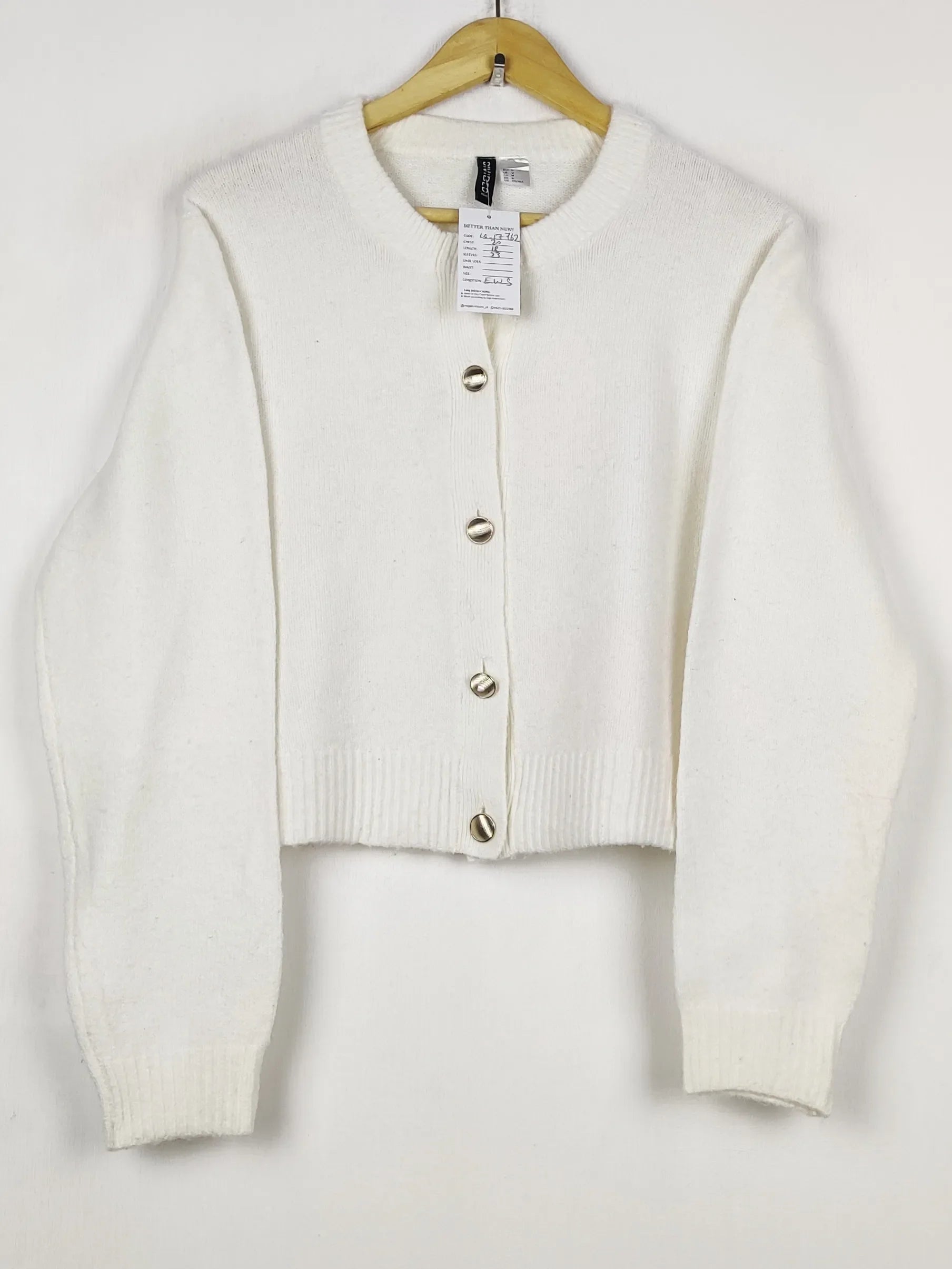 Buy online pre-used pre-loved 100% authentic & Original branded H&M (LS-17762) available in Pakistan. Top international brands avilable.