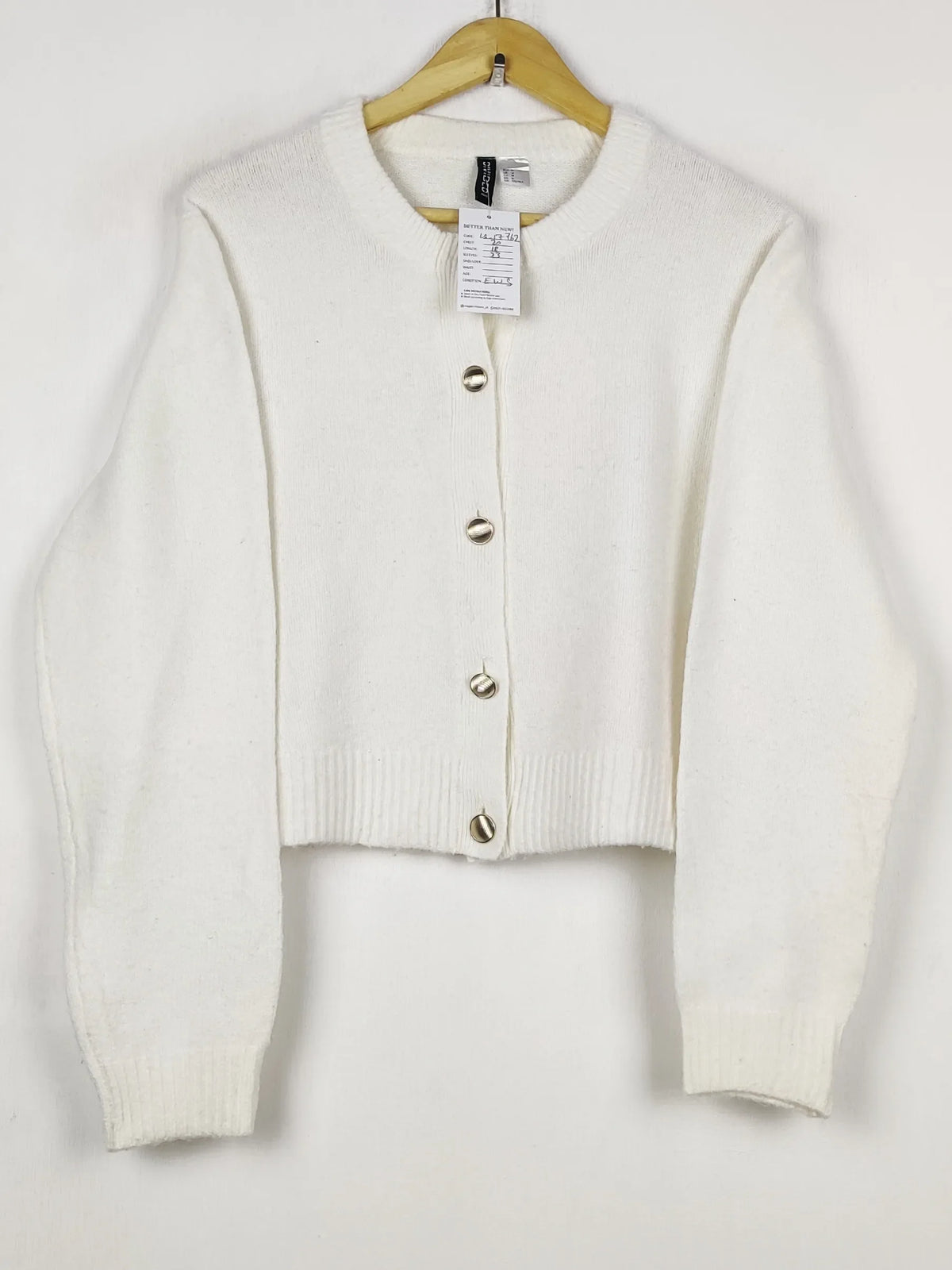 Buy online pre-used pre-loved 100% authentic & Original branded H&M (LS-17762) available in Pakistan. Top international brands avilable.