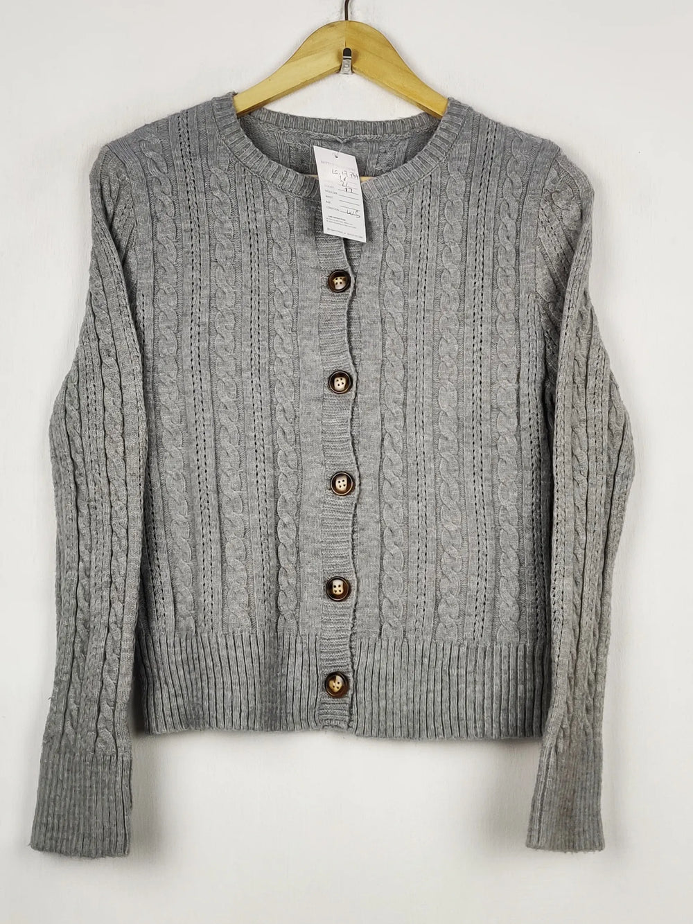 Buy online pre-used pre-loved 100% authentic & Original branded Unknown Brand (LS-17764) available in Pakistan. Top international brands avilable.