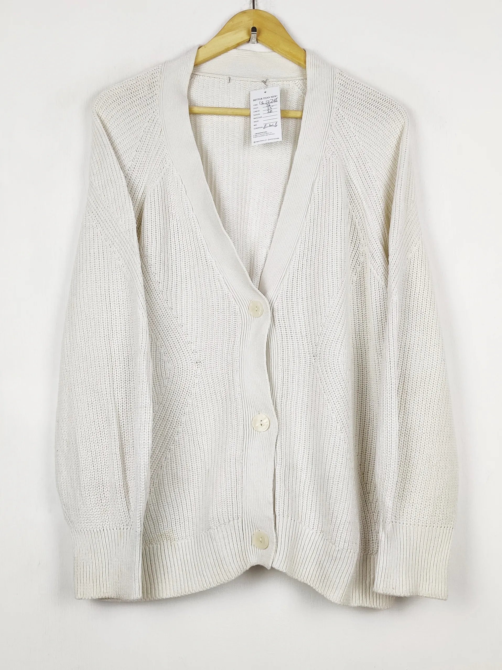 Buy online pre-used pre-loved 100% authentic & Original branded Unknown Brand (LS-17765) available in Pakistan. Top international brands avilable.