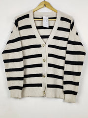 Buy online pre-used pre-loved 100% authentic & Original branded Unknown Brand (LS-17771) available in Pakistan. Top international brands avilable.