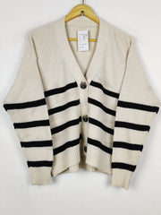 Buy online pre-used pre-loved 100% authentic & Original branded Unknown Brand (LS-17784) available in Pakistan. Top international brands avilable.