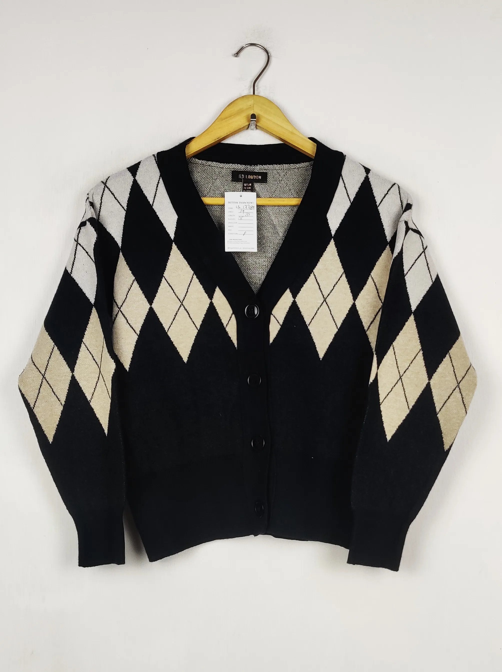 Buy online pre-used pre-loved 100% authentic & Original branded Qed London (LS-17789) available in Pakistan. Top international brands avilable.