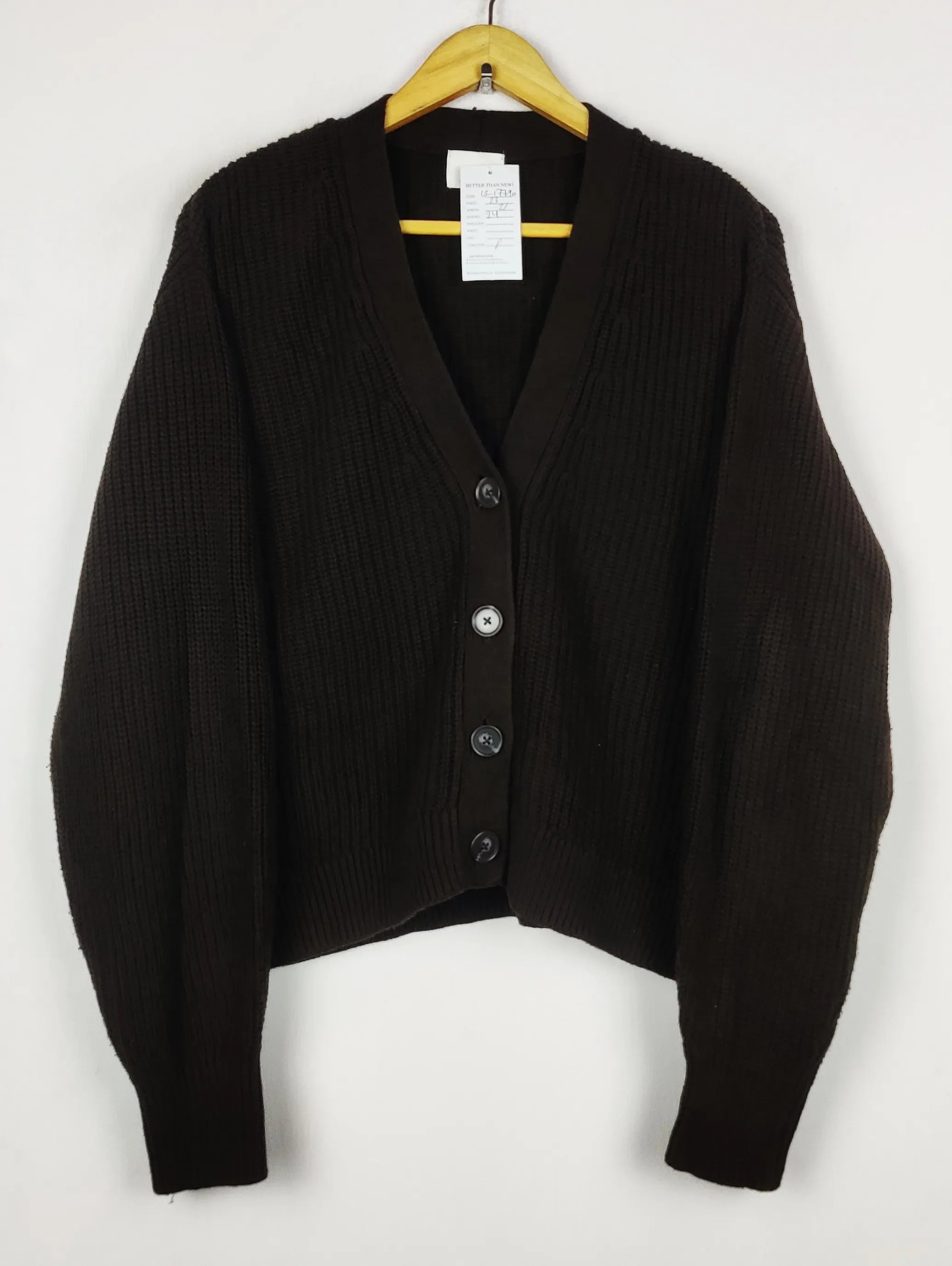 Buy online pre-used pre-loved 100% authentic & Original branded H&M (LS-17790) available in Pakistan. Top international brands avilable.