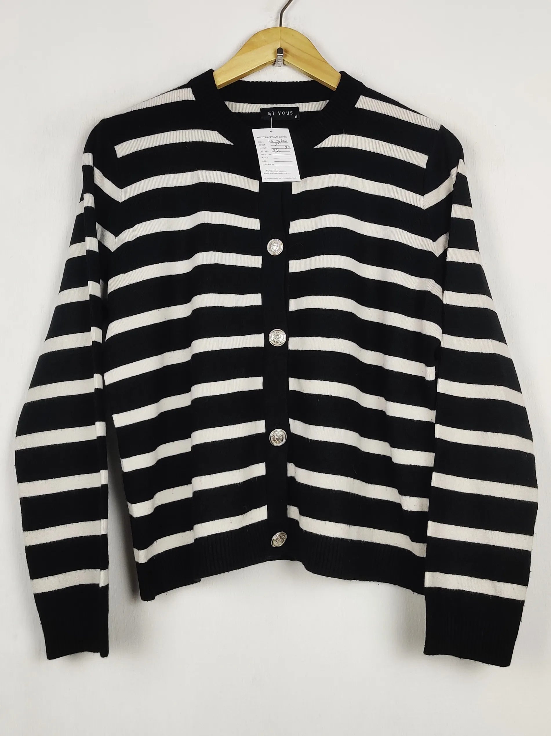 Buy online pre-used pre-loved 100% authentic & Original branded Et Vous (LS-17800) available in Pakistan. Top international brands avilable.