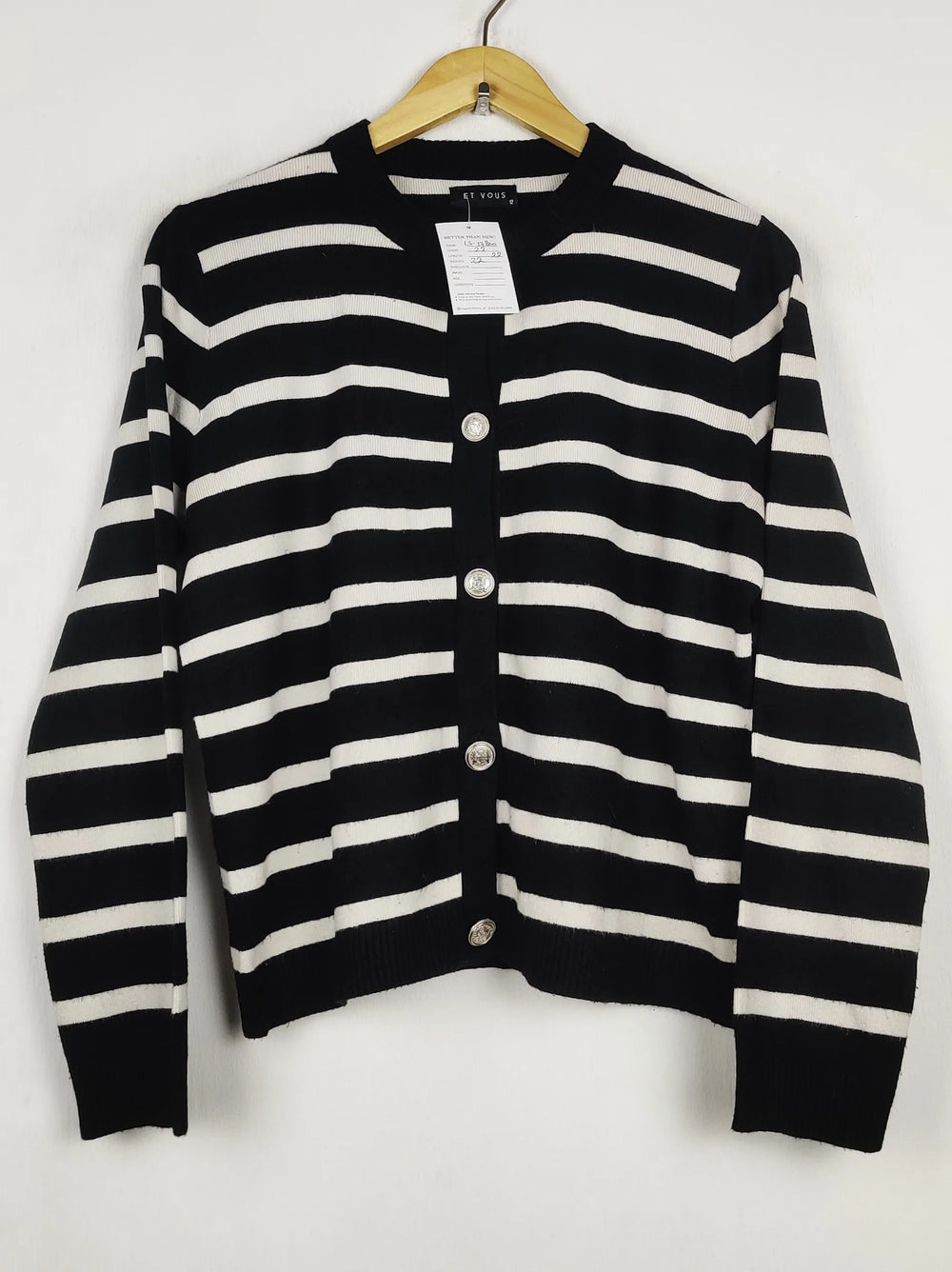 Buy online pre-used pre-loved 100% authentic & Original branded Et Vous (LS-17800) available in Pakistan. Top international brands avilable.