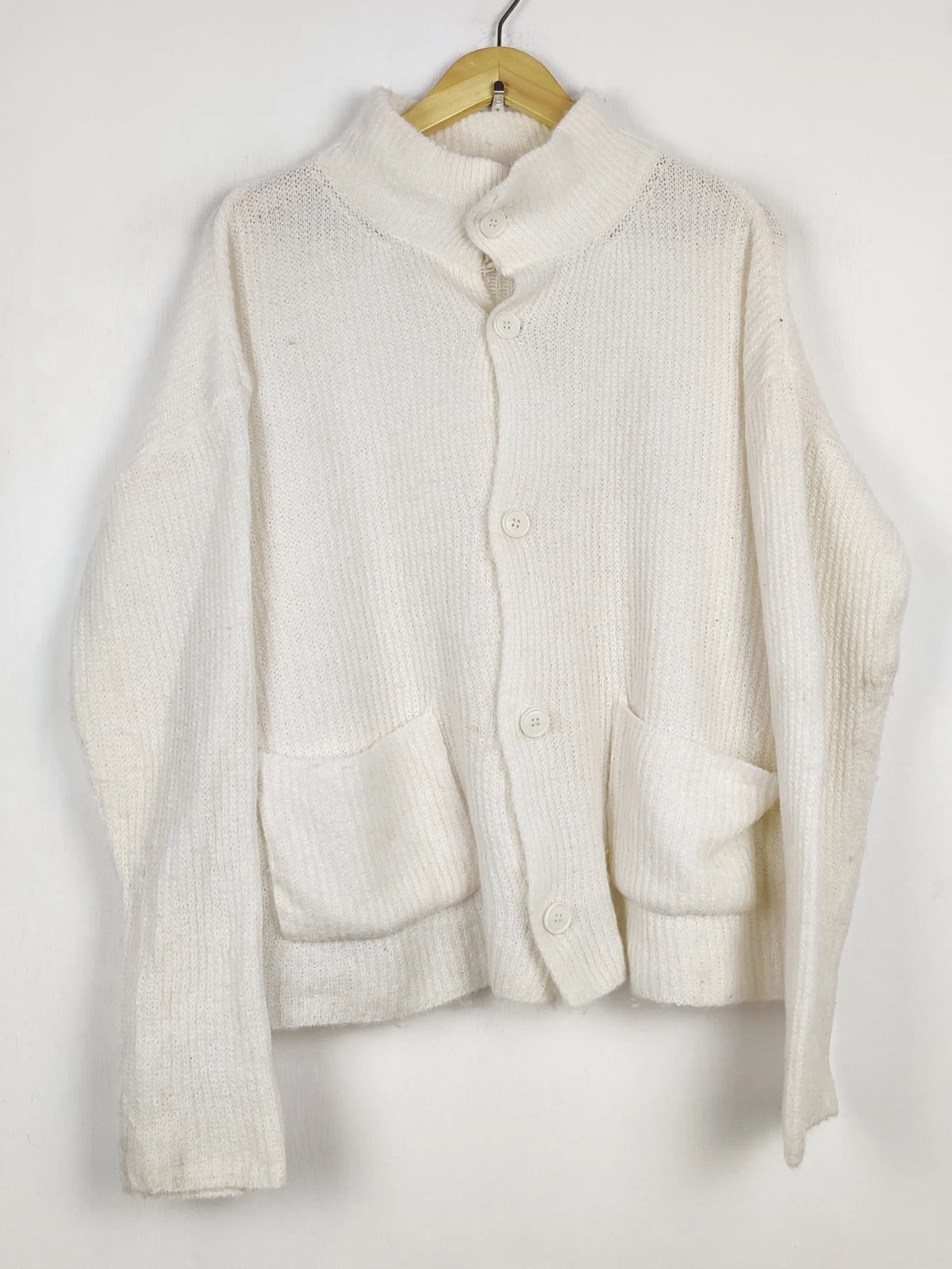 Buy online pre-used pre-loved 100% authentic & Original branded Unknown Brand (LS-17801) available in Pakistan. Top international brands avilable.