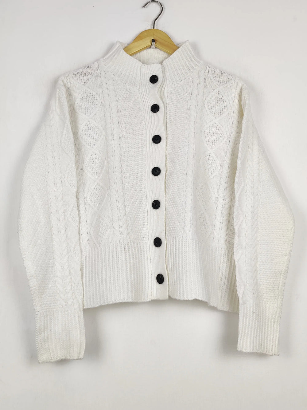 Buy online pre-used pre-loved 100% authentic & Original branded Unknown Brand (LS-17807) available in Pakistan. Top international brands avilable.