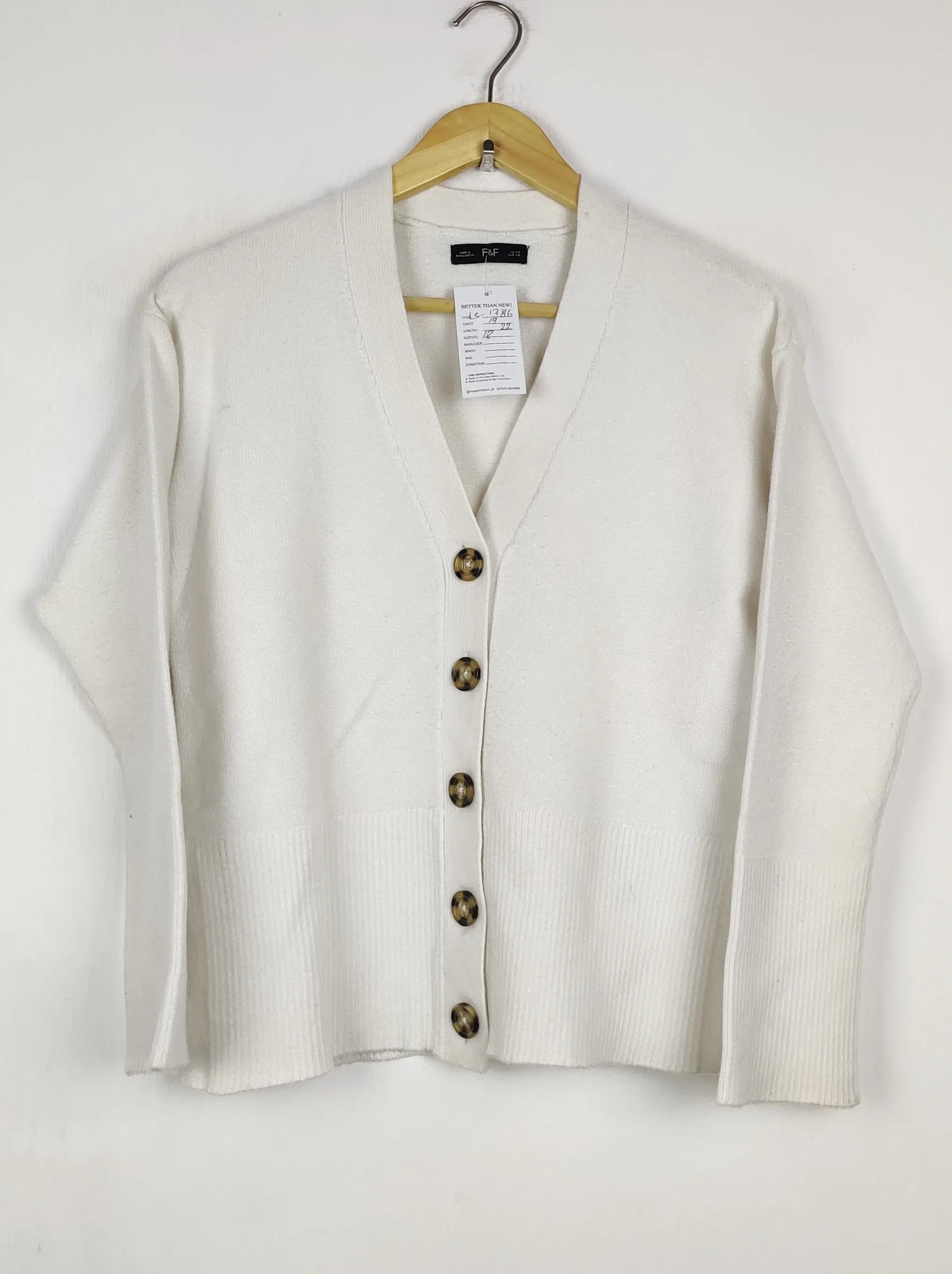 Buy online pre-used pre-loved 100% authentic & Original branded F&F (LS-17816) available in Pakistan. Top international brands avilable.