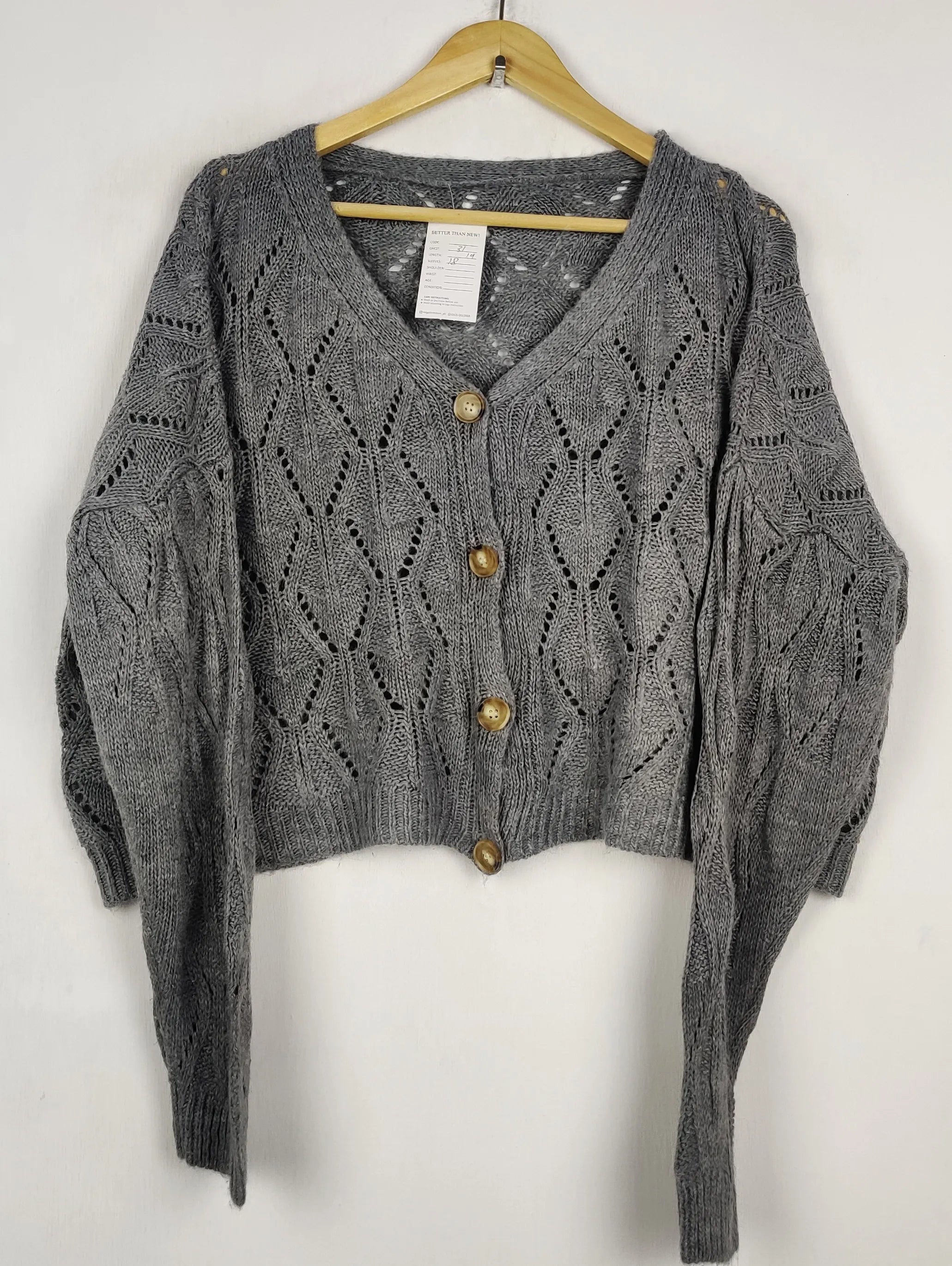 Buy online pre-used pre-loved 100% authentic & Original branded Unknown Brand (LS-17824) available in Pakistan. Top international brands avilable.