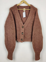 Buy online pre-used pre-loved 100% authentic & Original branded H&M (LS-17845) available in Pakistan. Top international brands avilable.