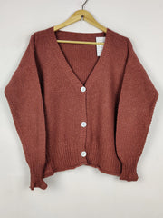 Buy online pre-used pre-loved 100% authentic & Original branded Unknown Brand (LS-17860) available in Pakistan. Top international brands avilable.