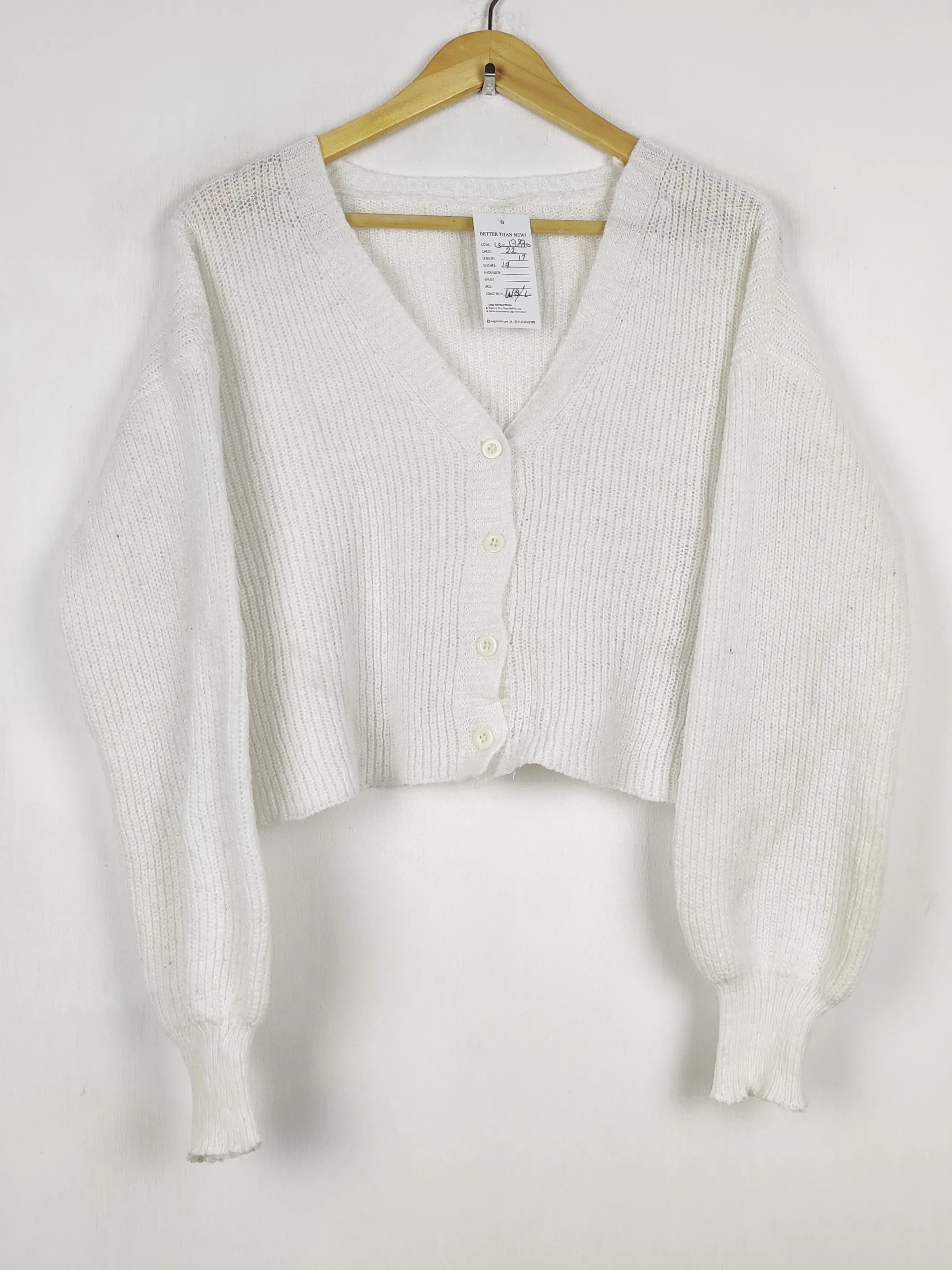 Buy online pre-used pre-loved 100% authentic & Original branded Unknown Brand (LS-17870) available in Pakistan. Top international brands avilable.