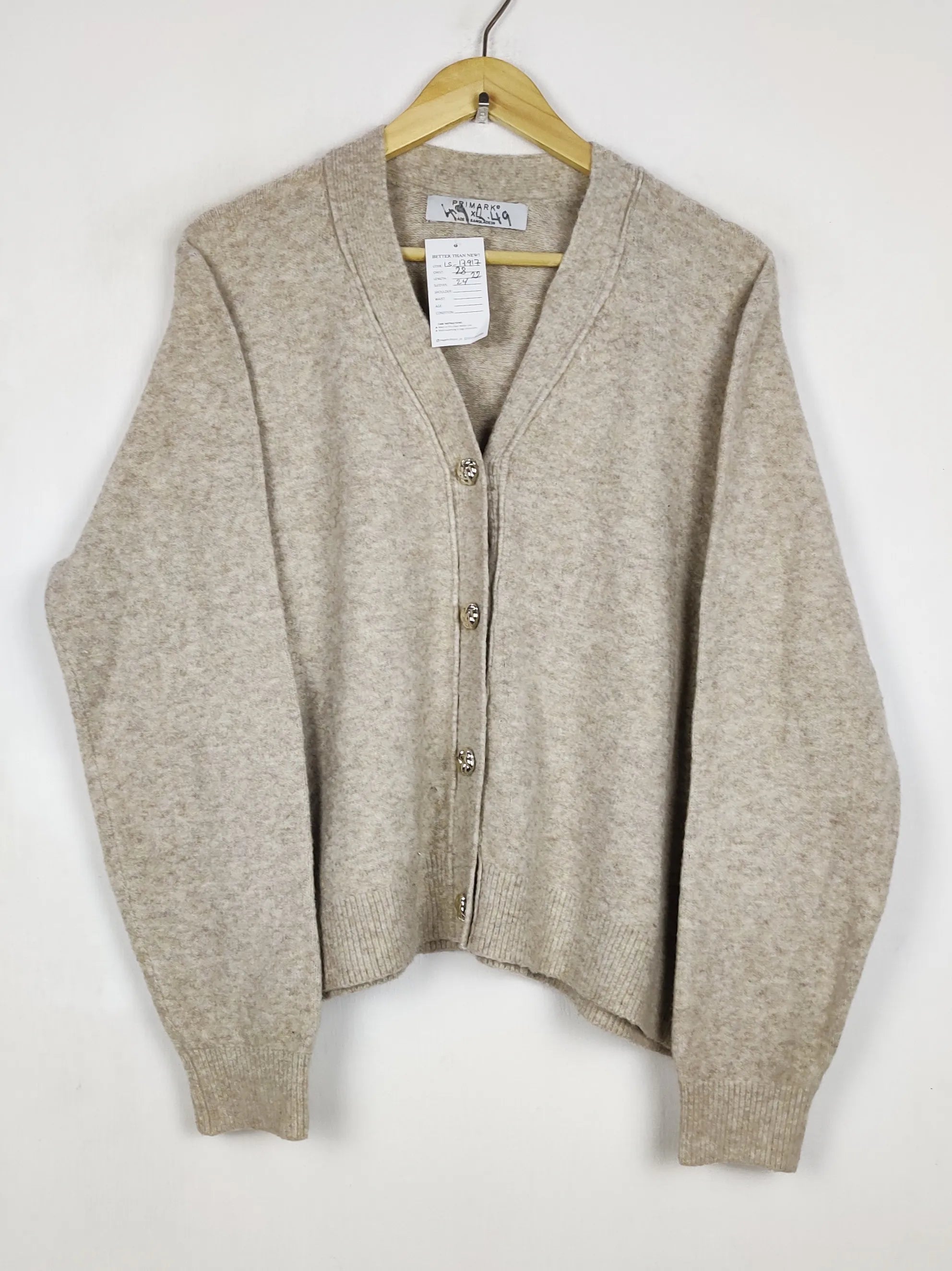 Buy online pre-used pre-loved 100% authentic & Original branded Primark (LS-17917) available in Pakistan. Top international brands avilable.