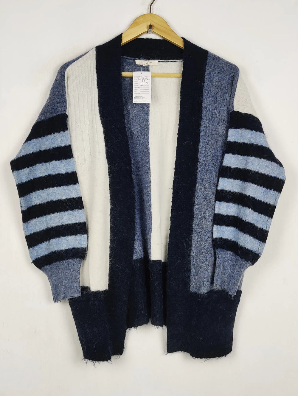 Buy online pre-used pre-loved 100% authentic & Original branded H&M (LS-17920) available in Pakistan. Top international brands avilable.