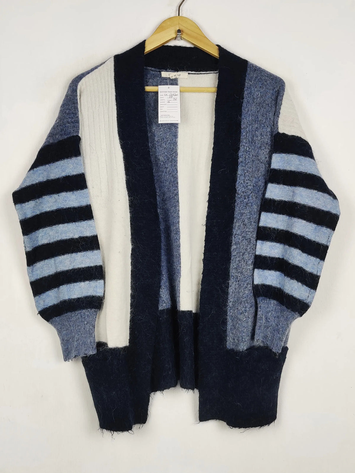 Buy online pre-used pre-loved 100% authentic & Original branded H&M (LS-17920) available in Pakistan. Top international brands avilable.