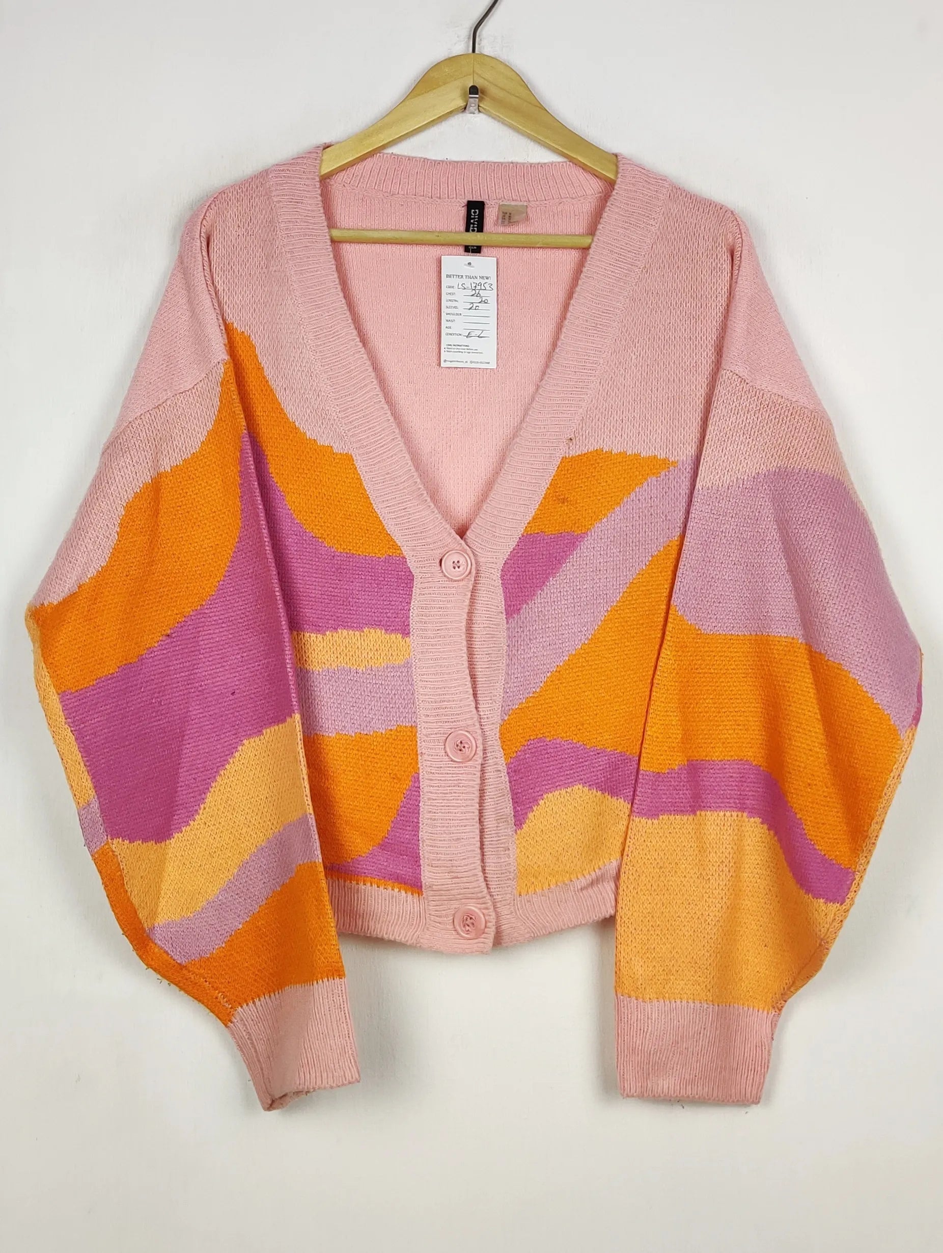 Buy online pre-used pre-loved 100% authentic & Original branded H&M (LS-17953) available in Pakistan. Top international brands avilable.