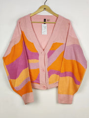 Buy online pre-used pre-loved 100% authentic & Original branded H&M (LS-17953) available in Pakistan. Top international brands avilable.