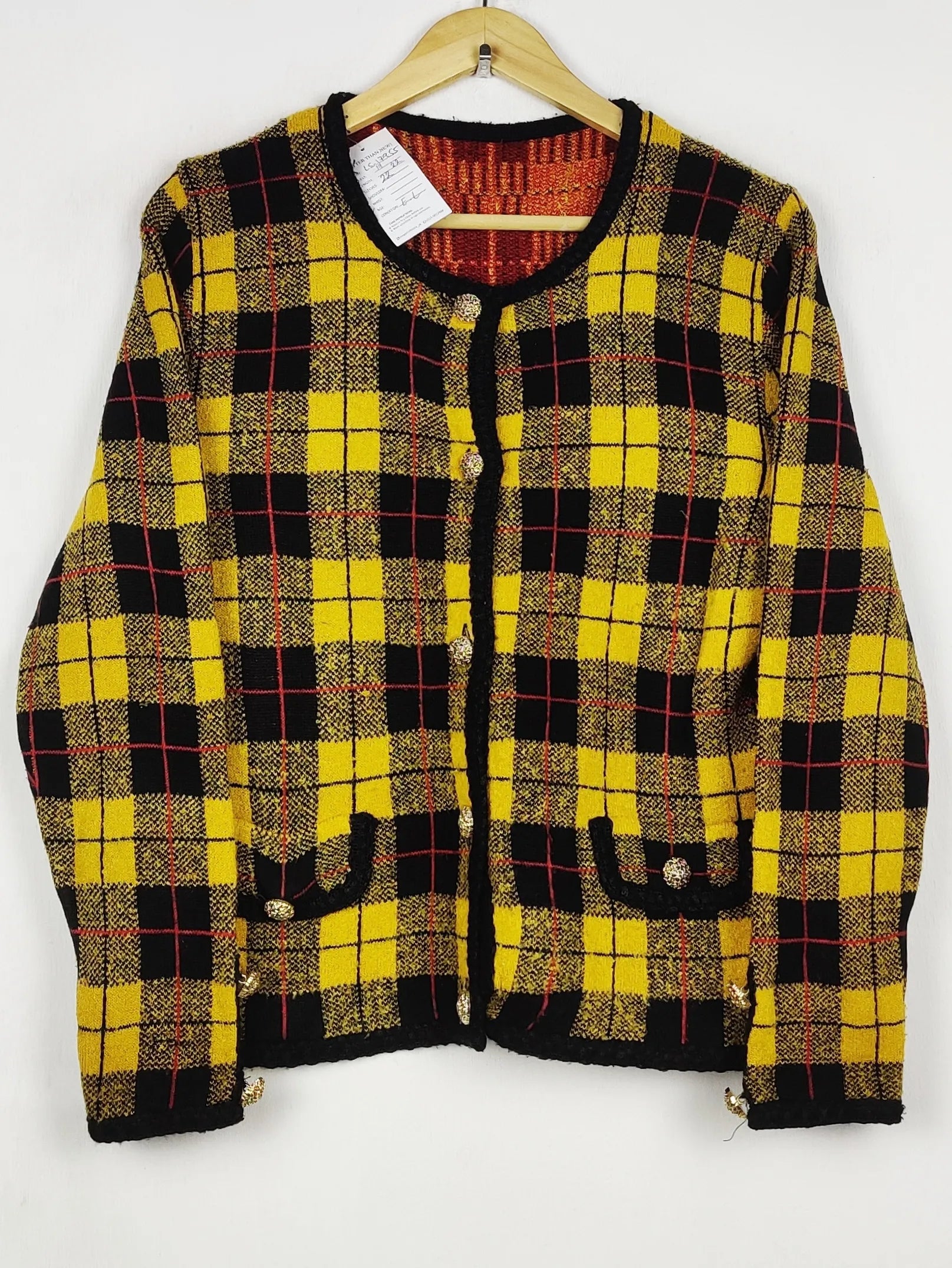 Buy online pre-used pre-loved 100% authentic & Original branded Marks & Spencer (LS-17955) available in Pakistan. Top international brands avilable.