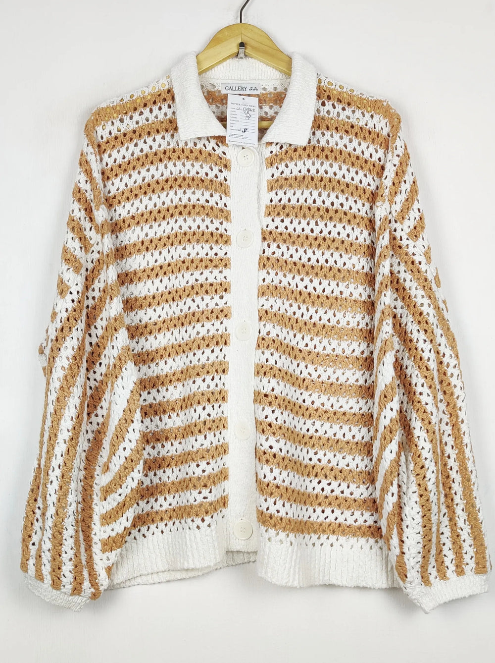 Buy online pre-used pre-loved 100% authentic & Original branded Gallery (LS-17969) available in Pakistan. Top international brands avilable.